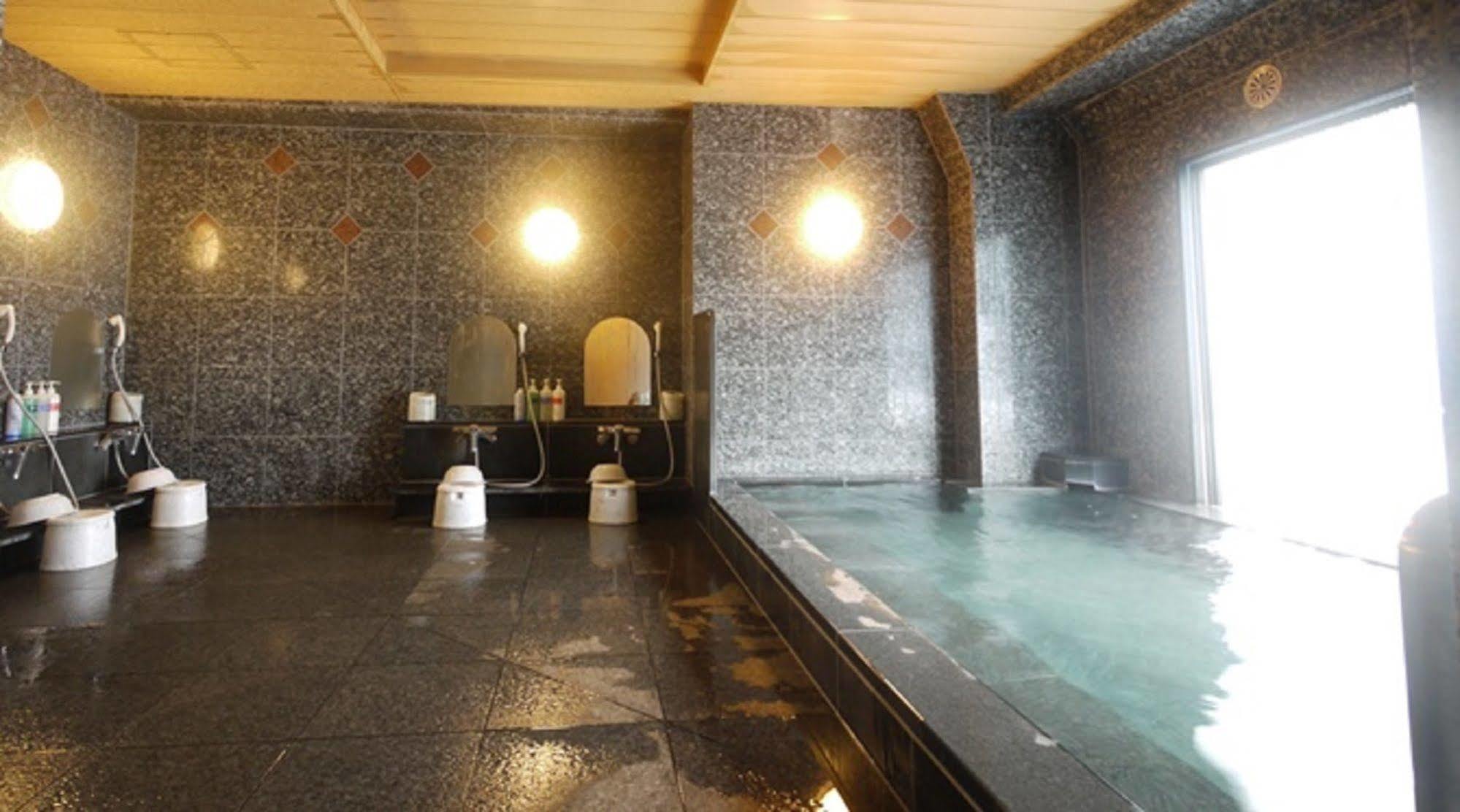 Hotel Route-Inn Yokohama Bashamichi Екстериор снимка